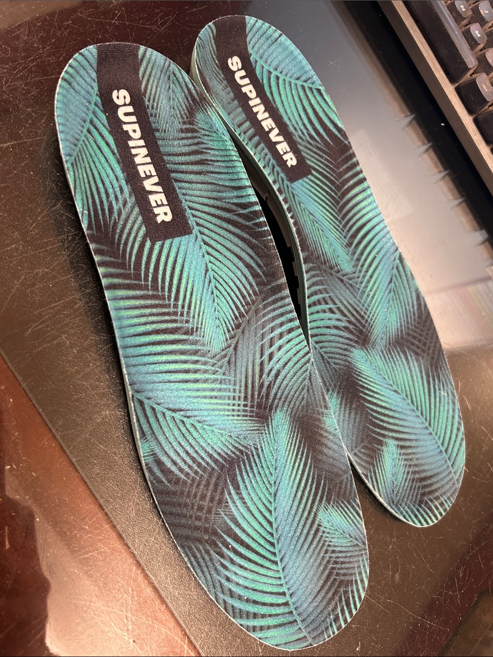 SUPINEVER Palm Print Insoles - Teal & Black size 10.5 men’s